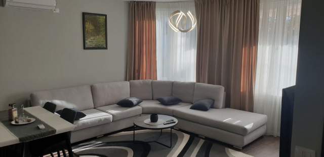 Tirane, jepet me qera apartament 1+1 Kati 1, 75 m² 350 Euro (Rruga Besa)
