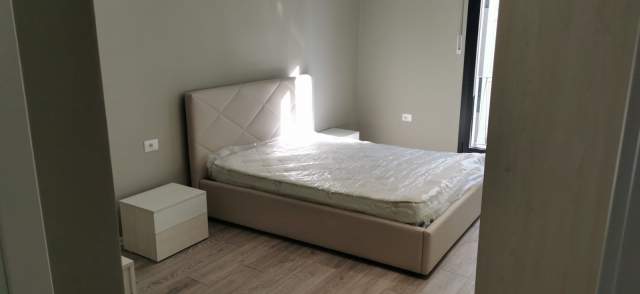 Tirane, jepet me qera apartament 2+1 Kati 4, 120 m² 550 Euro (Oxhaku)