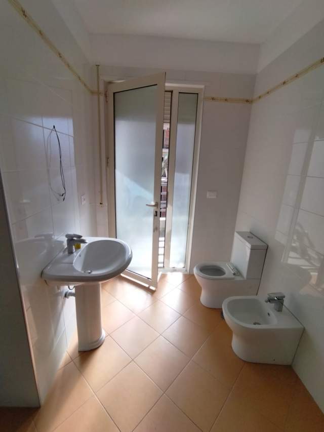 Tirane, shitet apartament 2+1 Kati 5, 106 m² 138.500 Euro (Stacioni i Trenit)