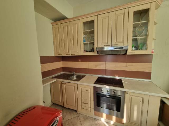 Tirane, jepet me qera zyre Kati 9, 55 m² 400 Euro (Rruga e Kavajes)
