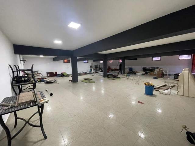 Elbasan, shitet ambjent biznesi 1.526 m² 1 Leke (ELBASAN)