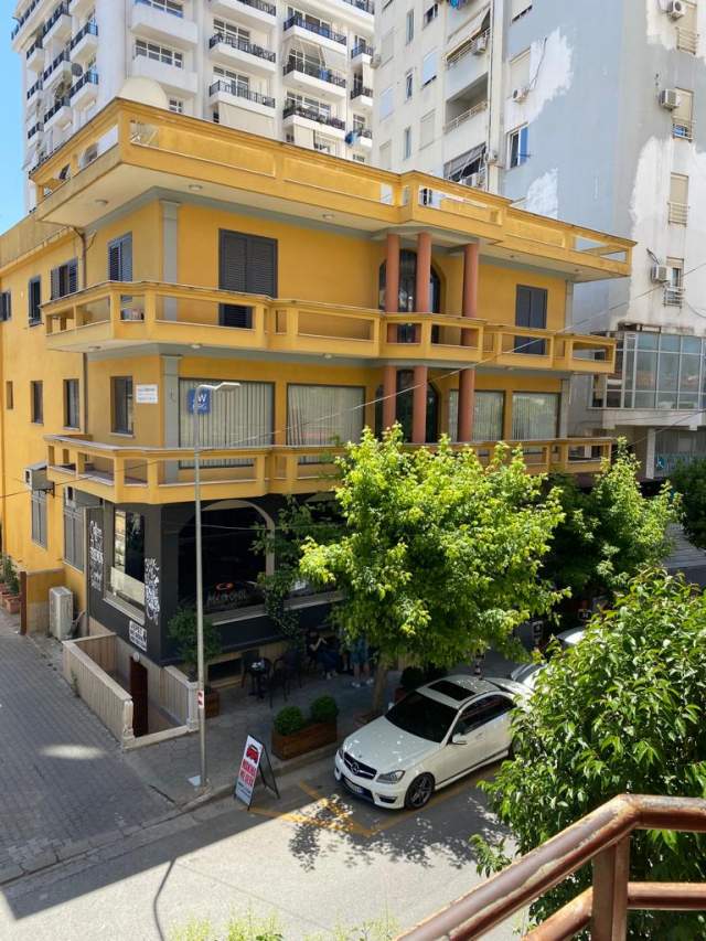 Elbasan, shitet ambjent biznesi 1.526 m² 1 Leke (ELBASAN)