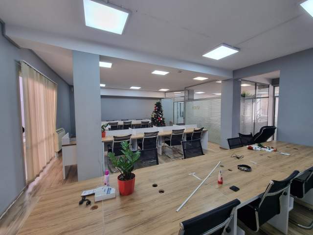 Tirane, jepet me qera zyre Kati 5, 273 m² 2.790  (Rruga Nikolla Tupe)