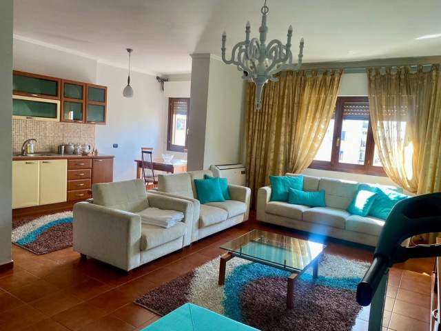 Tirane, jepet me qera apartament 2+1+A+BLK Kati 4, 124 m² 550 Euro (Komuna e Parisit)