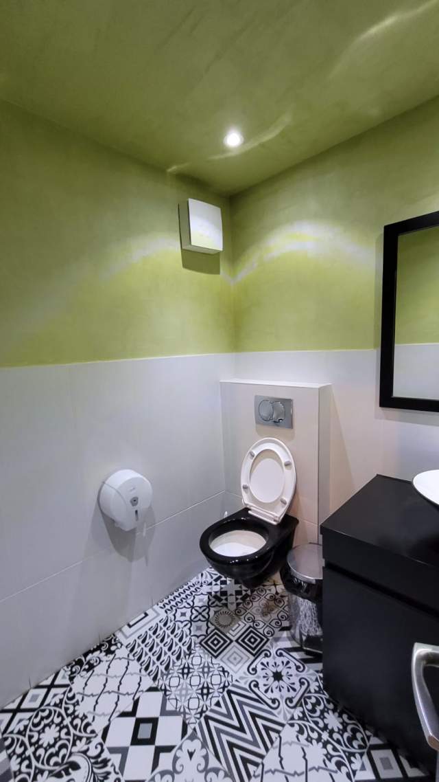 Tirane, jap me qera lokal Kati 1, 85 m² 850 Euro (ish parku)