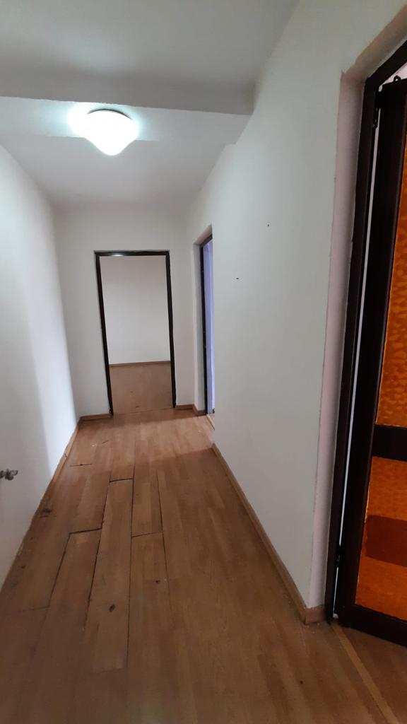 Tirane, shes apartament 3+1 Kati 4, 96 m² 130.000 Euro (Sheshi Avni Rustemi)