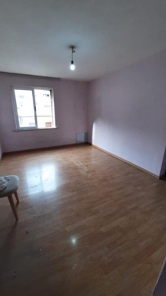 Tirane, shes apartament 3+1 Kati 4, 96 m² 130.000 Euro (Sheshi Avni Rustemi)