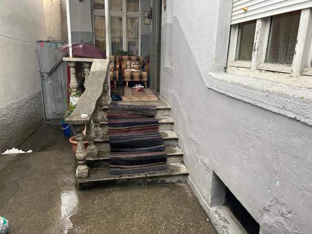 Korce, shitet shtepi 1+1 Kati 1, 64 m² 56.000 Euro (Lagjia 12, Korçë)