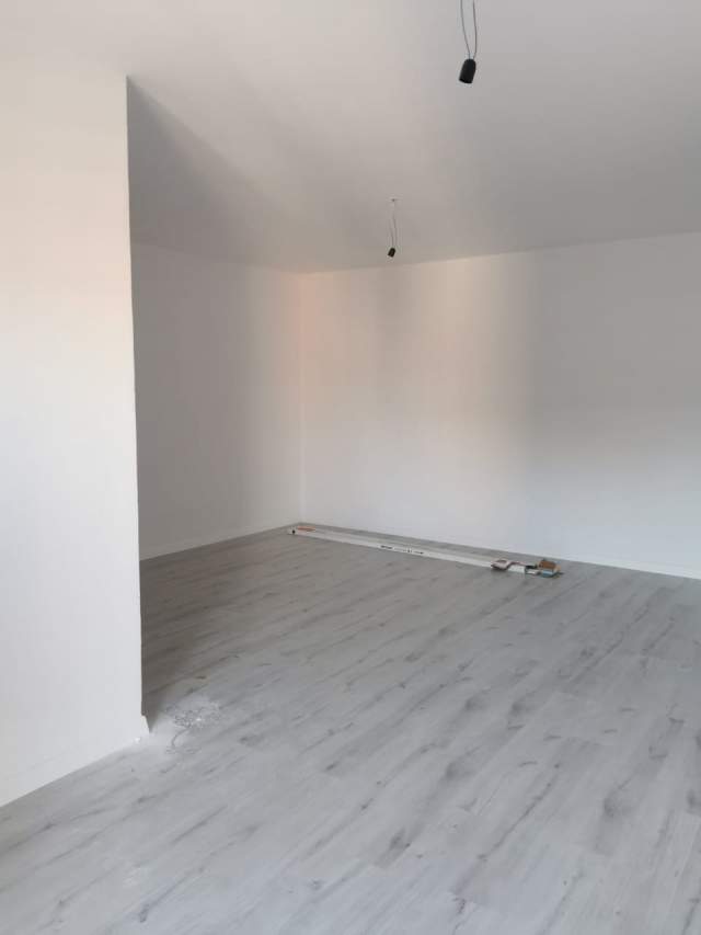 Tirane, shes apartament 1+1 Kati 4, 75 m² 105.000 Euro (Selvia)