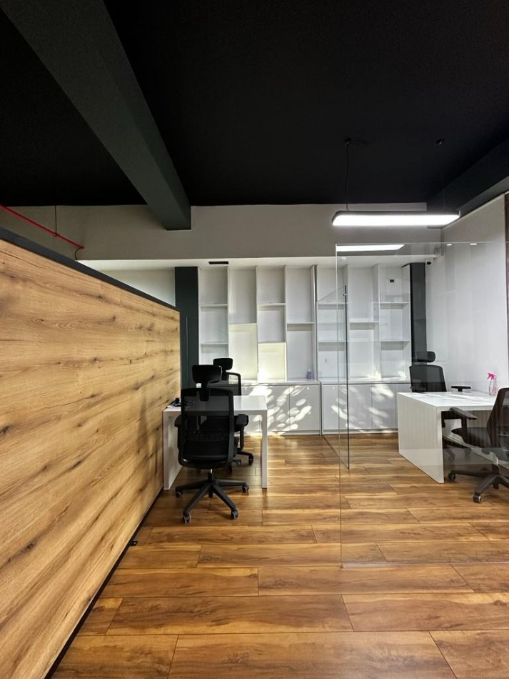 Tek 21 dhjetori jepet me qera ambjent 300 m2