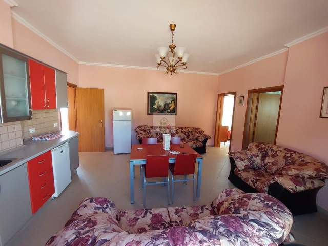 Shkembi Kavajes, shitet Penthouse Kati 7, 295 m² 188.000 Euro