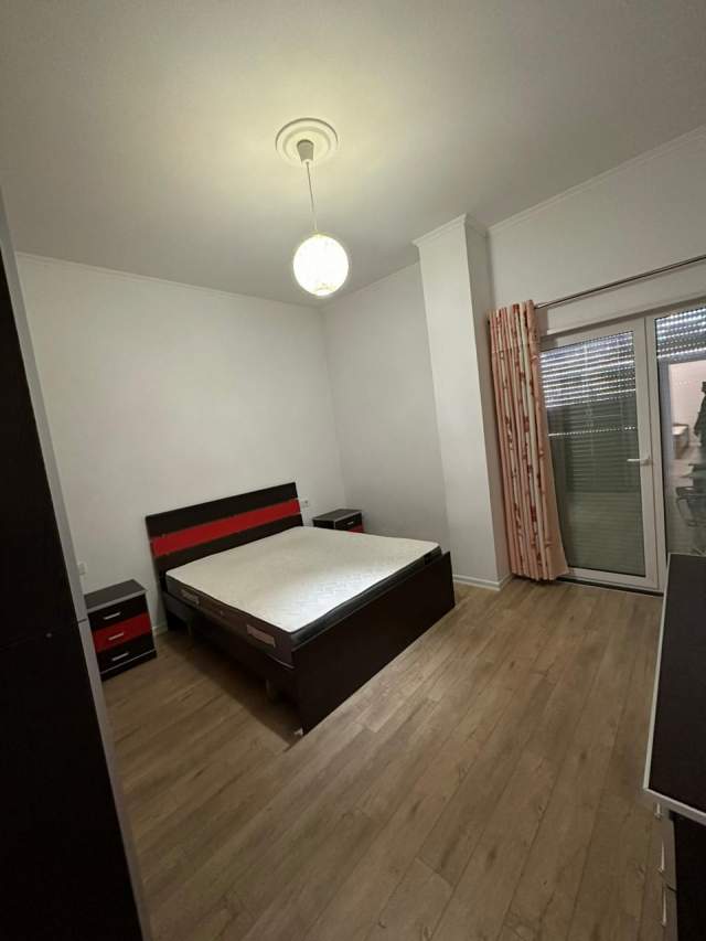 Tirane, jepet me qera apartament 2+1+BLK Kati 2, 120 m² 700 Euro (rruga peti)