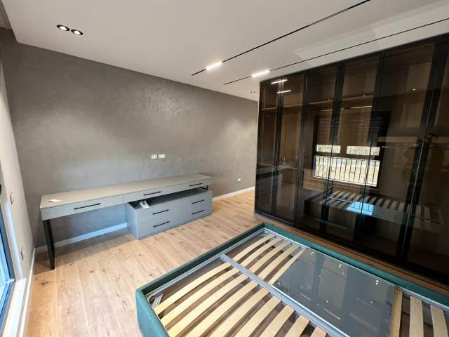 Tirane, jepet me qera apartament 2+1+A+BLK Kati 1, 121 m² 1.300 Euro (Rruga Hiqmet Buzi)