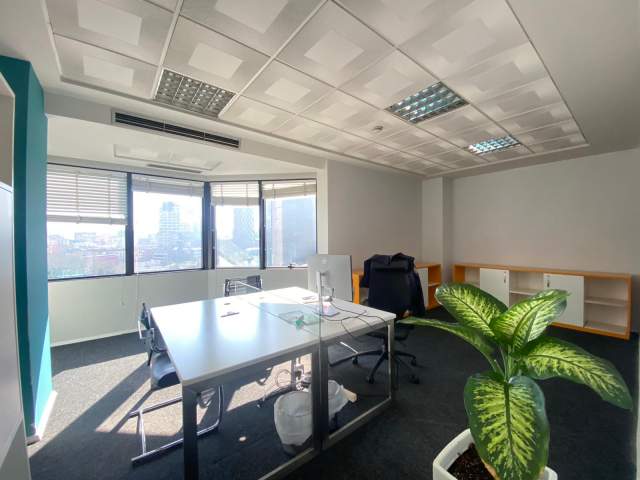 Tirane, jepet me qera zyre Kati 11, 118 m² 2.400 Euro (Bulevardi Deshmoret E Kombit)