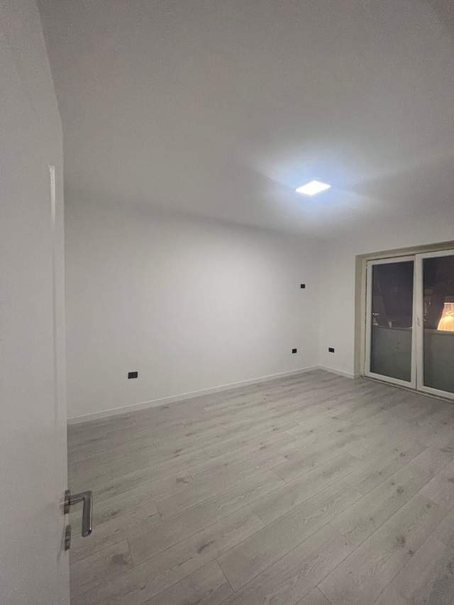 Tirane, jepet me qera apartament 2+1+BLK Kati 1, 80 m² 1.000 Euro (Myslym Shyr)