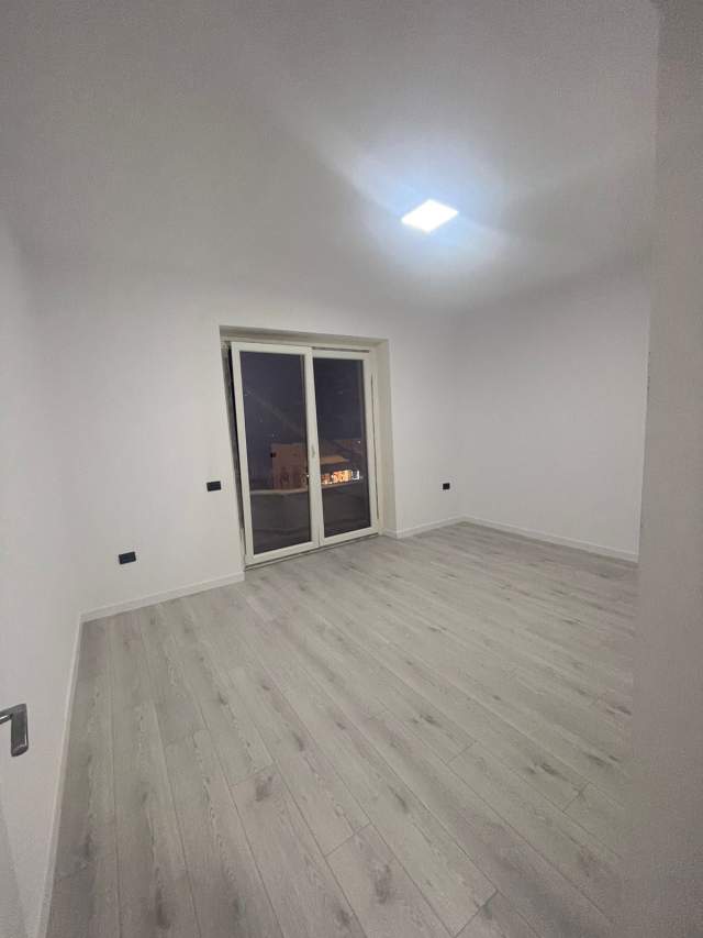Tirane, jepet me qera apartament 2+1+BLK Kati 1, 80 m² 1.000 Euro (Myslym Shyr)