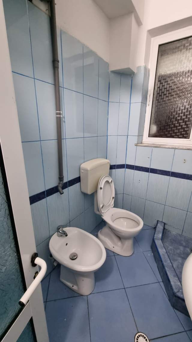Tirane, jepet me qera apartament 1+1+BLK Kati 3, 55 m² 300 Euro (FERIT XHAJKO)