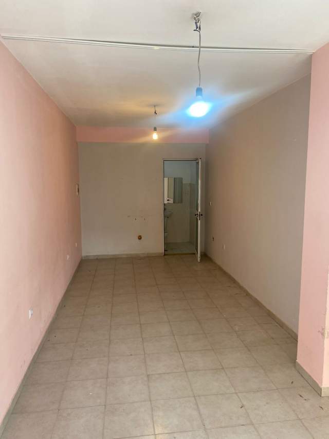 Tirane, jap me qera dyqan Kati 0, 24 m² 20.000 Leke (Dritan hoxha)