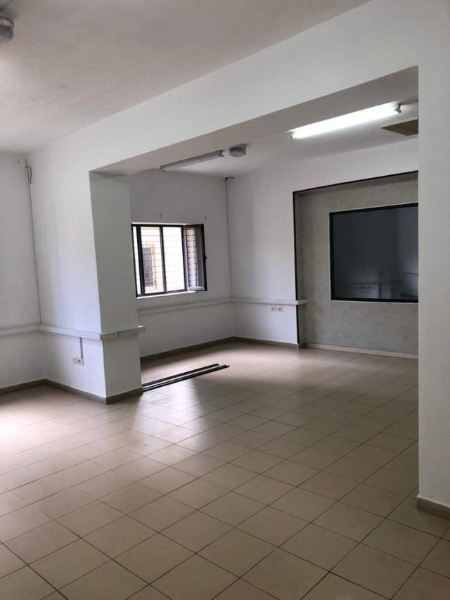 Tirane, jepet me qera ambjent biznesi Kati 2, 140 m² 750 Euro (hoxha tahsin)