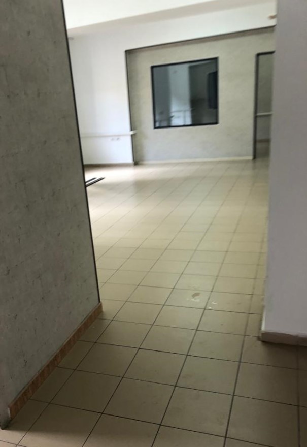 Tirane, jepet me qera ambjent biznesi Kati 2, 140 m² 750 Euro (hoxha tahsin)