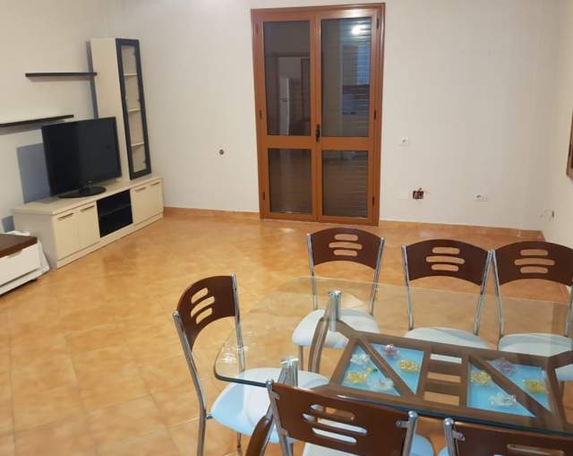 Tirane, jepet me qera apartament 2+1+BLK Kati 1, 100 m² 460 Euro (rrapo hekali)