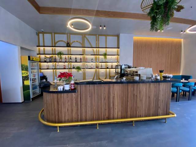 Tirane, shitet lokal Kati 0, 152 m² 550.000 Euro (Komuna e Parisit)