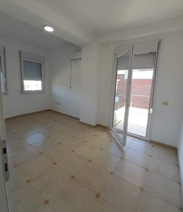 Tirane, shitet apartament 2+1+BLK Kati 4, 143 m² 270.000 Euro (liqeni i thate)