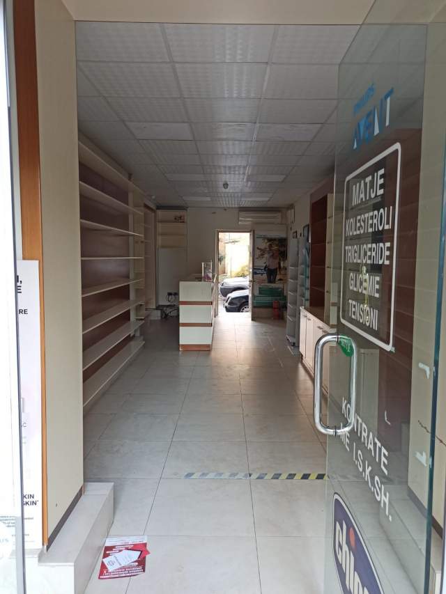 Tirane, shitet dyqan Kati 0, 54 m² 216.000 Euro (perlat rexhepi)