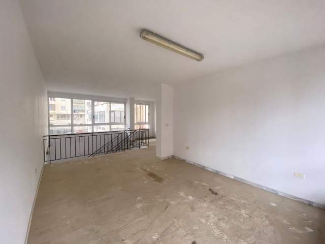 Shqiperi, shitet dyqan Kati 0, 110 m² 115.000 Euro (Rruga Dritan Hoxha)