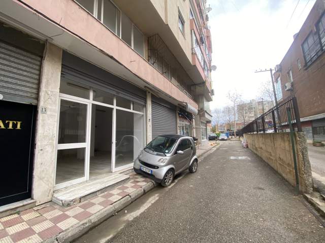 Shqiperi, shitet dyqan Kati 0, 110 m² 115.000 Euro (Rruga Dritan Hoxha)