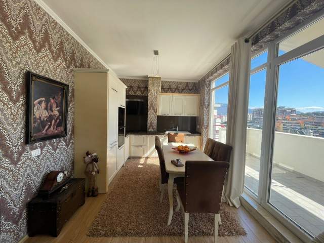 Tirane, jepet me qera apartament duplex 4+1+A+BLK Kati 5, 160 m² 1.500 Euro (Liqeni i Thate, Kompleksi FZ)