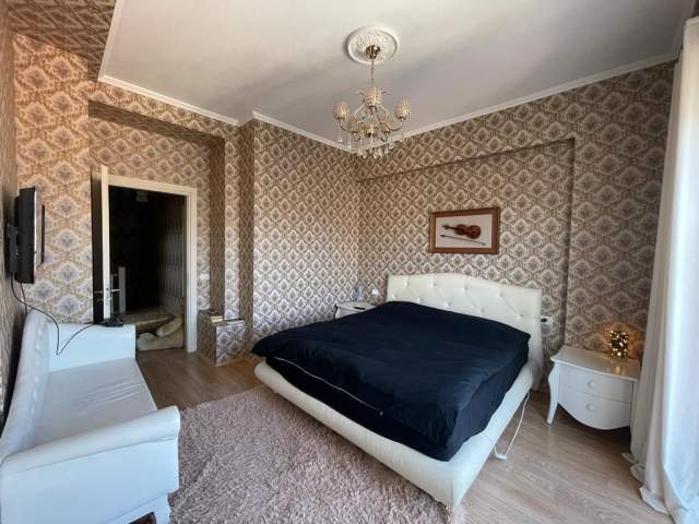 Tirane, jepet me qera apartament duplex 4+1+A+BLK Kati 5, 160 m² 1.500 Euro (Liqeni i Thate, Kompleksi FZ)