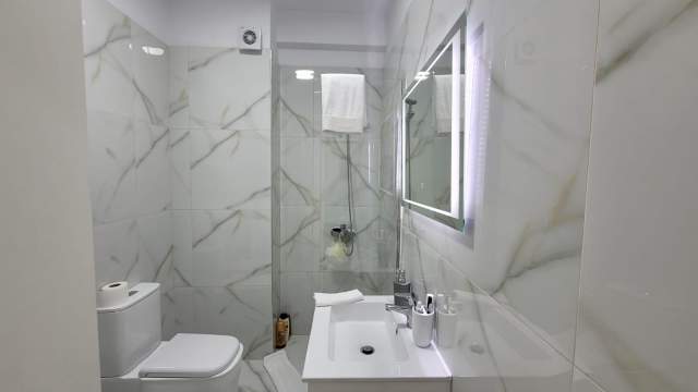 Tirane, jepet me qera apartament 1+1+BLK Kati 3, 80 m² 520 Euro (SELVIA)