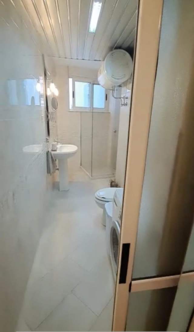 Tirane, jepet me qera apartament 1+1+BLK Kati 2, 67 m² 450 Euro (barrikada)