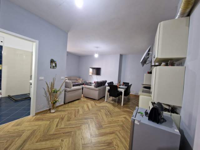 Lungomare, jepet me qera apartament 1+1+BLK Kati 3, 60 m² 30.000 Leke (Lungomare)