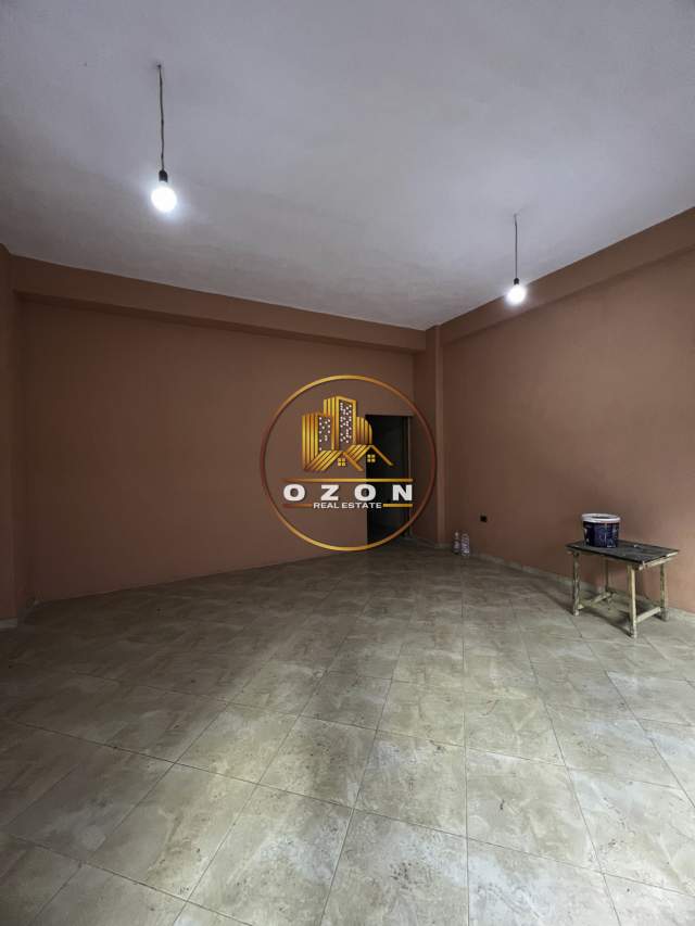 Tirane, jepet me qera ambjent biznesi Kati 0, 90 m² 250 Euro (ASTIR)