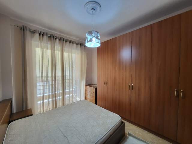 Tirane, ofert apartament 2+1+A+BLK Kati 3, 110 m² 300 Euro (Rruga Muhamet Deliu)