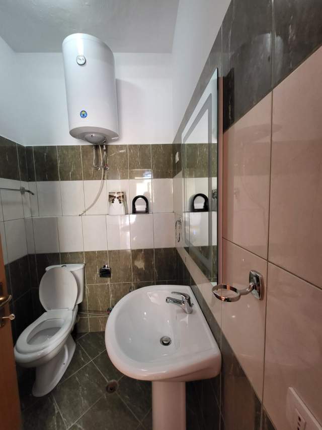 Tirane, ofert apartament 2+1+A+BLK Kati 3, 110 m² 300 Euro (Rruga Muhamet Deliu)