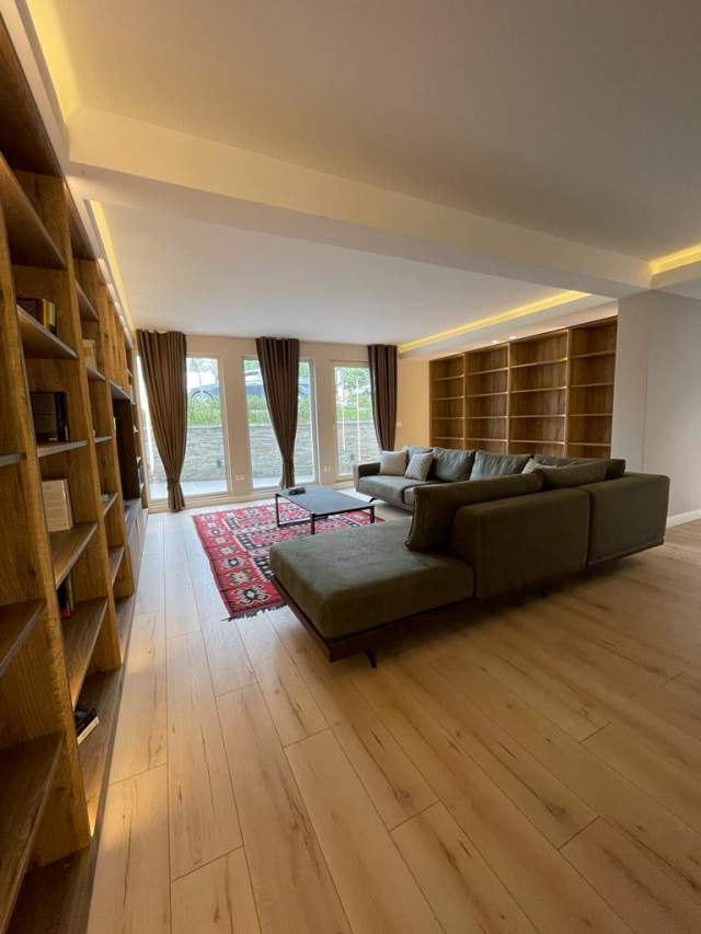 Tirane, shitet Vile 4+1+BLK Kati 2, 390 m² 790.000 Euro (Vishnje)