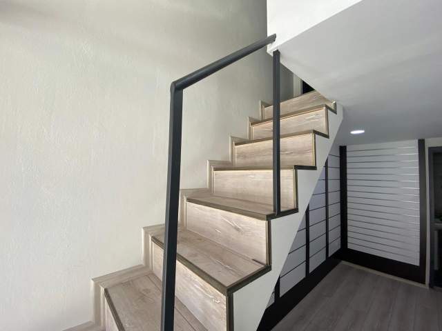 Tirane, jepet me qera ambjent biznesi Kati 0, 30 m² 300 Euro (Foto xhavella)
