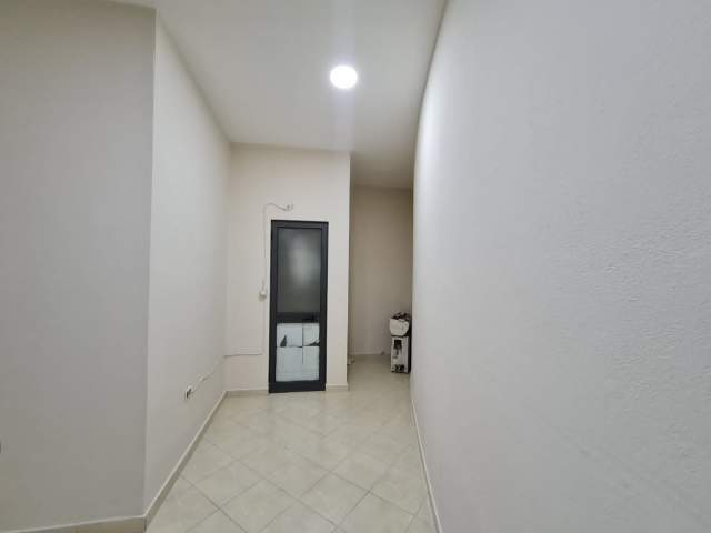 Tirane, shitet ambjent biznesi Kati 0, 25 m² 65.000 Euro (Rruga Qemal Stafa)