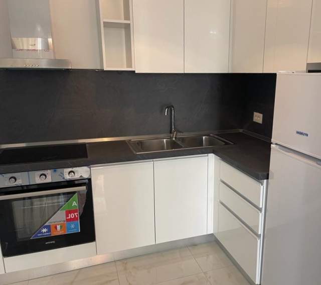 Tirane, jepet me qera apartament 1+1+BLK Kati 3, 60 m² 400 Euro (Kongresi i manastirit)