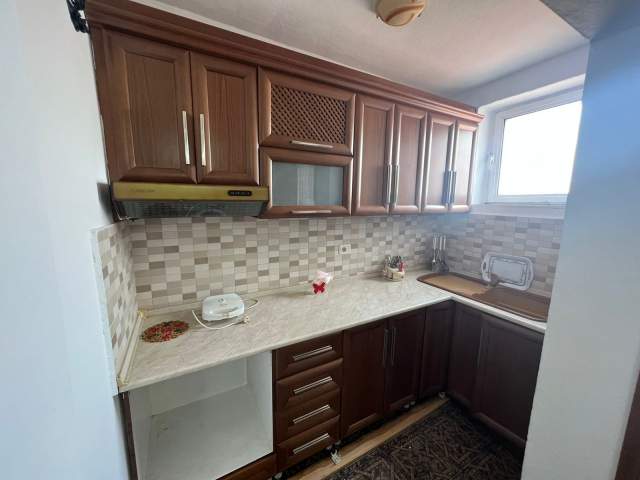 Korce, jepet me qera apartament 1+1+BLK Kati 3, 56 m² 19.000 Leke (Lagjia 18, Korçë)