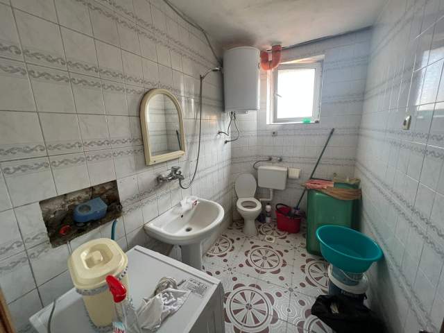 Korce, jepet me qera apartament 1+1+BLK Kati 3, 56 m² 19.000 Leke (Lagjia 18, Korçë)