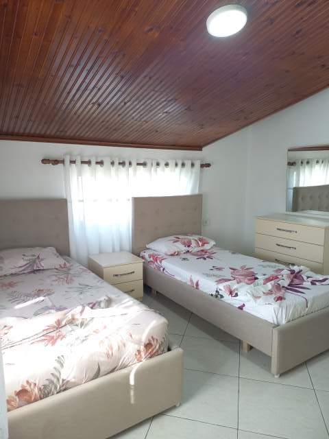 Tirane, jap me qera apartament 2+1+Ballkon Kati 3, 92 m² 400 € (Anodn Frasheri)