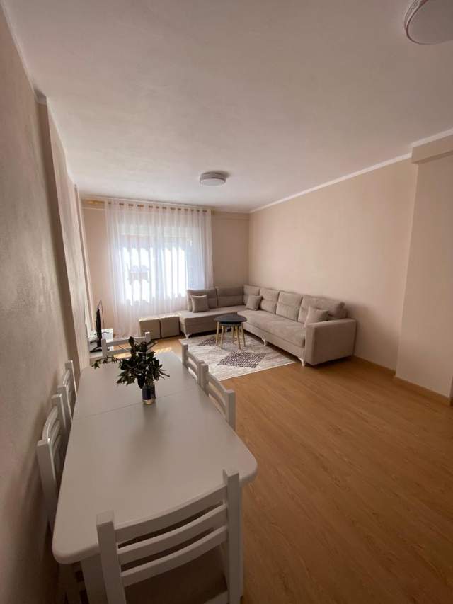 Tirane, jepet me qera apartament 2+1+BLK Kati 3, 106 m² 500 Euro (Sima-Com)