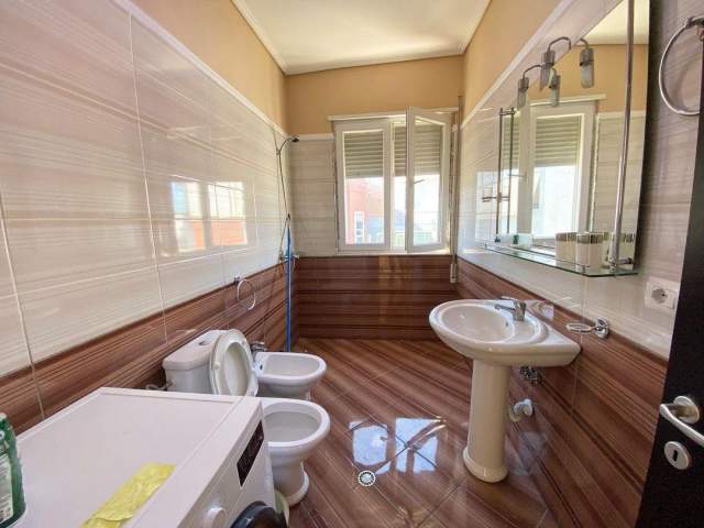 Tirane, shitet apartament 2+1+BLK Kati 4, 142 m² 157.000 Euro (Kopshti Botanik)