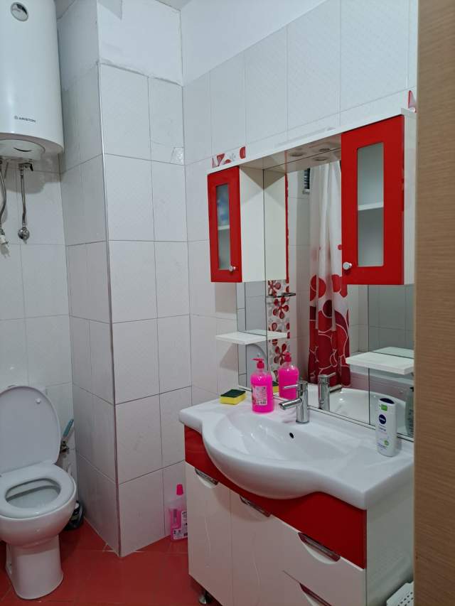 Tirane, DON BOSKO - Jepet me qera apartament Kati 7, 2+1+2,  dhe 2 ballkone. 600 Euro,  (Tirana, DON BOSKO - Affittasi appartamento al 7° piano, 2+1+2
