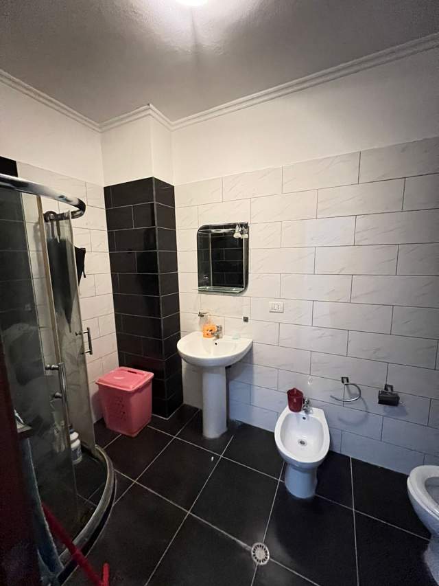 Tirane, shitet apartament 1+1+BLK Kati 3, 73 m² 69.700 Euro (Yzberisht)