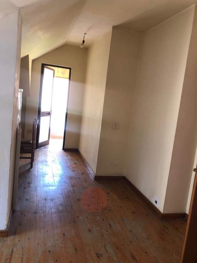 Tirane, jepet me qera ambjent biznesi Kati 3, 130 m² 800 Euro (STACIONI TRENIT)